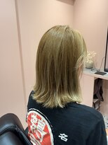 ラシンバンノラ(Lashinvan Nola) 明るめ透明感カラー×ミディアムボブ