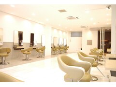 HAIR & MAKE EARTH　船橋店