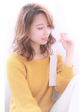 エフ 心斎橋(F a firm faith) プリカール/ヴェールカラー/束感ショート/小顔補正立体カット