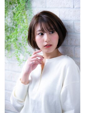 ヘアーアートシフォン 池袋西口店(Hair art chiffon) 似合わせカットで個性的斜めバングで大人かわいいナチュラルボブ