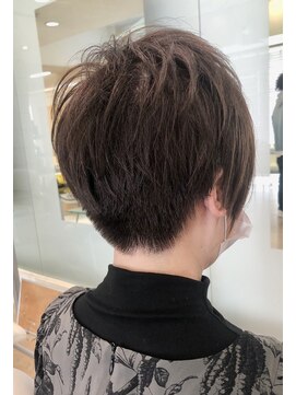 レンジシキチジョウジ (RENJISHI KICHIJOJI) 襟足切り上げの束感ショート2【RENJISHI KICHIJOJI】