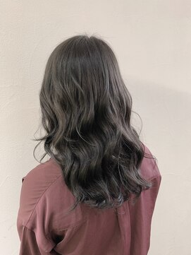 バズ ビー(BUZZ Bee) 暗髪透明感おしゃれアッシュグレー