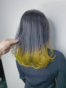 モルニ(MORNI) すそカラー_マロンベージュ Aラインボブ かきあげ