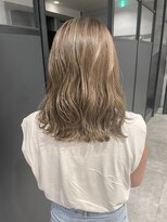 アンダーバーホワイト 泉佐野店(_WHITE)&nbsp;☆ ハイライトカラー　ケアブリーチ　ダブルカラー　イルミナ