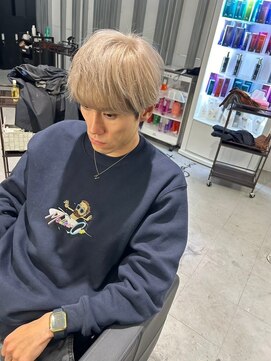 キング 枚方店(K!ng) 縮毛矯正髪質改善ハイライトレイヤーカット枚方美容室エクステ