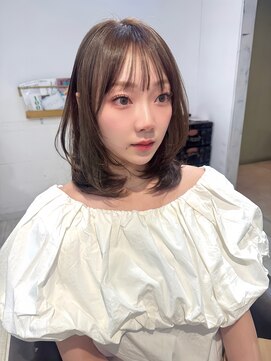 レイラバイアフロート 吉祥寺(Lila by afloat) レイヤーカット/ミディアムレイヤー/オリーブベージュ/顔まわり