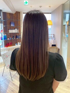 ユーシャンボール(U-CHAMBORD) ナチュラルストレートロング【寝屋川/髪質改善/白髪ぼかし】