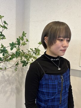 ウタリ(utari) 透明感抜群シアグレージュ【難波 桜川/ケアブリーチ】