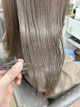 酸性ストレート【髪質改善】【西武新宿駅】【駅近徒歩1分】