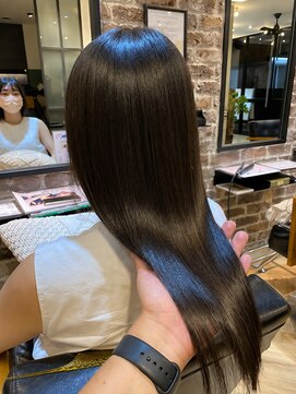ジュイール(Jouir) 湿度が高い日本の夏は、縮毛矯正で乗り切りましょう