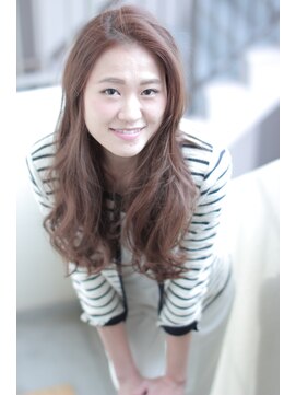 ヌーム 塚本店(NOOM) フェミニンなカジュアルージュロングせ、好印象