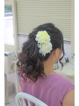 リサ 恵比寿(risa.) ゆるふわツイストポニー