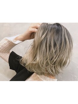 トレンドカラーで人気の"イルミナカラー"取扱店★インナーカラーでちょっと感度高めのヘアスタイルに♪