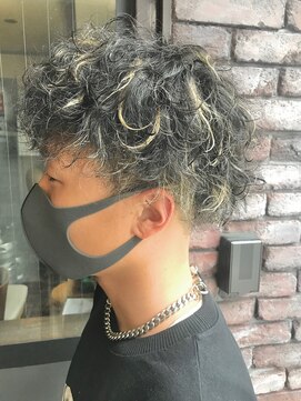 コニ(Coni) ♪Coni♪ツイストスパイラル×メンズハイライトカラー