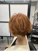 オレンジベージュ、オレンジカラー、ショートヘア