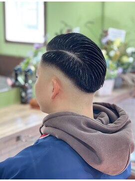 ワイズヘアースタジオ(y'z hair studio) サイドパート