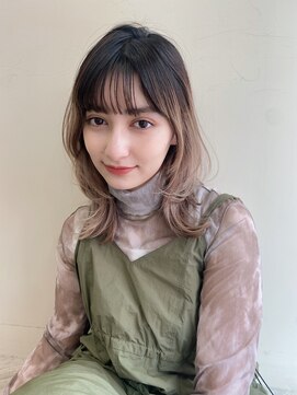 アリスバイアフロート 自由が丘(ALICe by AFLOAT) 大人プチウルフレイヤーくびれ外ハネミディアム