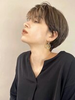 ビュートリアム 梅田(BEAUTRIUM)&nbsp;耳に掛けれる/ハンサムショート/20代/30代/梅田