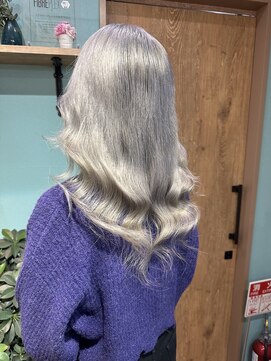 ミラシィ 稲毛(Mirashy) ホワイトシルバーカラー