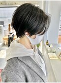 黒髪ショートカット大人ショートボブ前下がりショート前髪なし