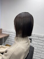 モク(mok)&nbsp;パツっとストレート外ハネボブ