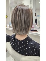アッシュ 二俣川南口店(Ash)&nbsp;20代30代40代/バレイヤージュ/白髪ぼかし/外はねボブ
