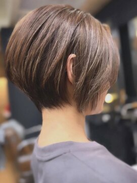 ミムデオム(MIMU de HOMME) ハンサムショートボブ×ハイライト