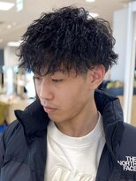 シャルムバイケンジ(Charm.by KENJE)&nbsp;メンズパーマ波巻きツイストスパイラル刈り上げセンターパート