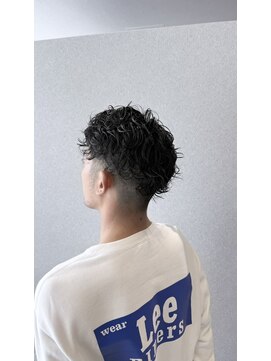 ロエ(Lowe') 【Lowe' men's】 ツーブロック×無造作パーマ