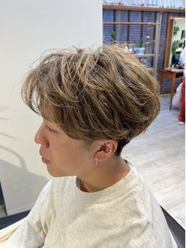 【ご夫婦で予約も可能】いつも頑張っているメンズへ。白髪染め・パーマ・ヘッドスパなど人気メニューご用意