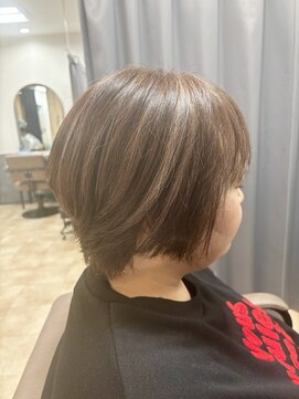 【白髪ぼかし】白髪ぼかしハイライト＋ショート