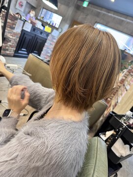 ルーナヘアー(LUNA hair) ショートボブ ブリーチなしダブルカラー ショートレイヤー 30代