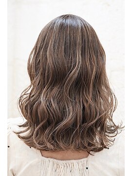 シャンティー(shanti) イルミナ×3Dブラウン