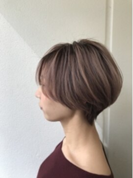 ナンバー ブラオ 名古屋栄(N° blao) 大人可愛い20代30代40代小顔ワンサイドショートボブ丸み前下がり