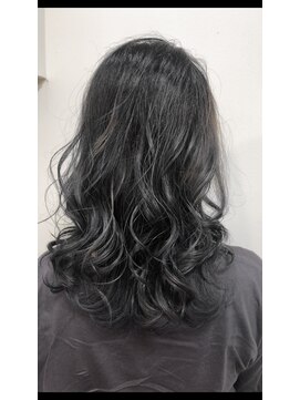 モ ディープ 泰夢(mo’Deep 泰夢) バレイヤージュカラー