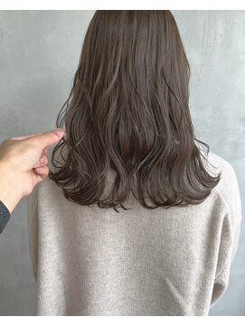 キチ(kichi.) [kichi.] セミロング×オリーブグレージュ