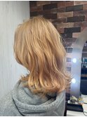 10代20代ハイトーンカラーミディアムスタイル結べるボブ