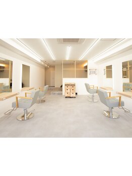 4席のみの少人数プライベートサロン☆静かに過ごせる店内で周りを気にせずリラックスしたサロンtimeを―♪