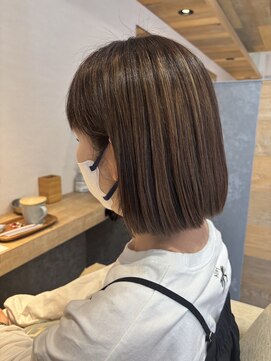 ブルーム ヘア デザイン ドゥーエ(bloom hair design due) ハイライト×ボブ【ハイライト/白髪ぼかし/ボブ/髪質改善】