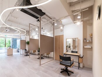 クク(coucou)の写真/【10月Renewal OPEN★】心斎橋商店街すぐ!経験豊富な実力派stylistが大集結!全席半個室で過ごす贅沢時間♪