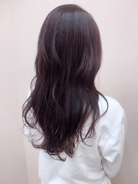 カシスレッド 暖色カラー レイヤーカット 艶髪 20代 髪質改善 
