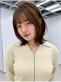 20代 外ハネボブ レイヤーボブ 顔周りレイヤーカット ベージュ