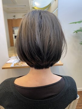 オルガ ヘアアンドメイク(Oluga hair&make) ハイトーングレーショート