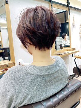 アヴァロン(AVALON) 美シルエット・立体感大人ショート・ピンクブラウン【BISA】