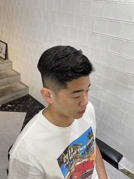 メリケンバーバーショップ フクオカ(MERICAN BARBERSHOP FUK) かき上げヘアショートレイアーくせ毛風パーマコンマヘア499