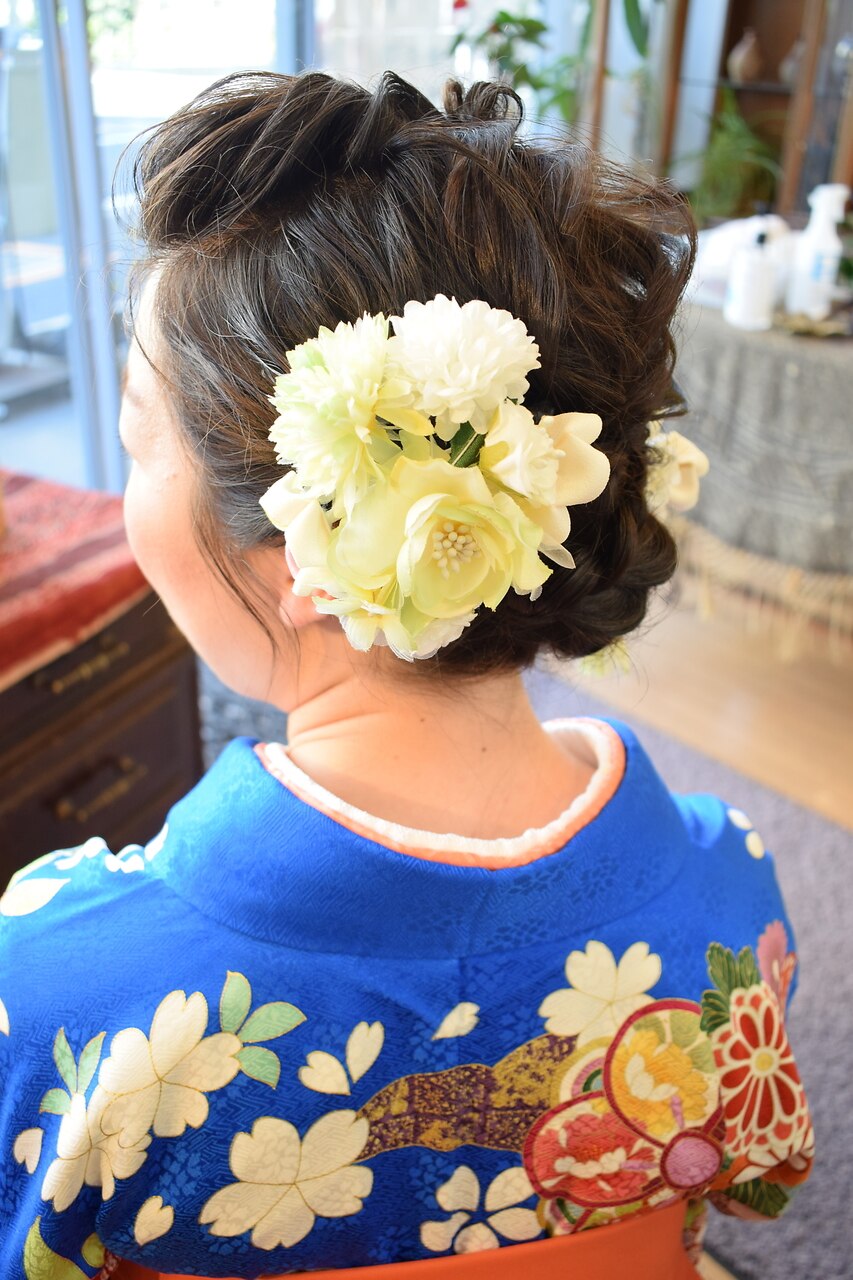 2025年春】ヘアセット ポンパドールの髪型・ヘアアレンジ｜人気