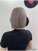 切りっぱなしボブ×ミルクティーベージュ