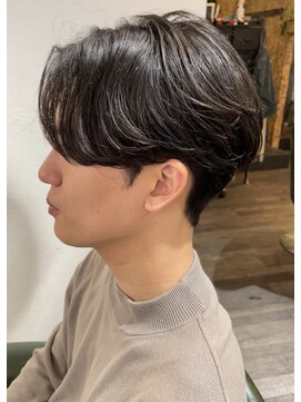 ホロホロヘアー(Hair) 前下がりセンターパートスタイル