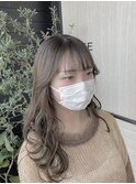 セミロングゆる巻きオリーブベージュ