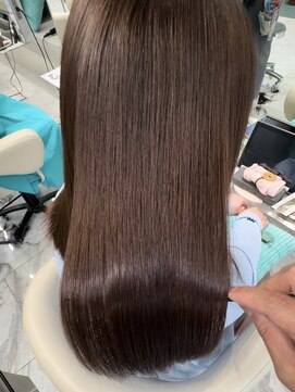 リーホリエ(Lee Horie) ピンピンにならない縮毛矯正